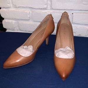 Aldo beautiful tan heels!